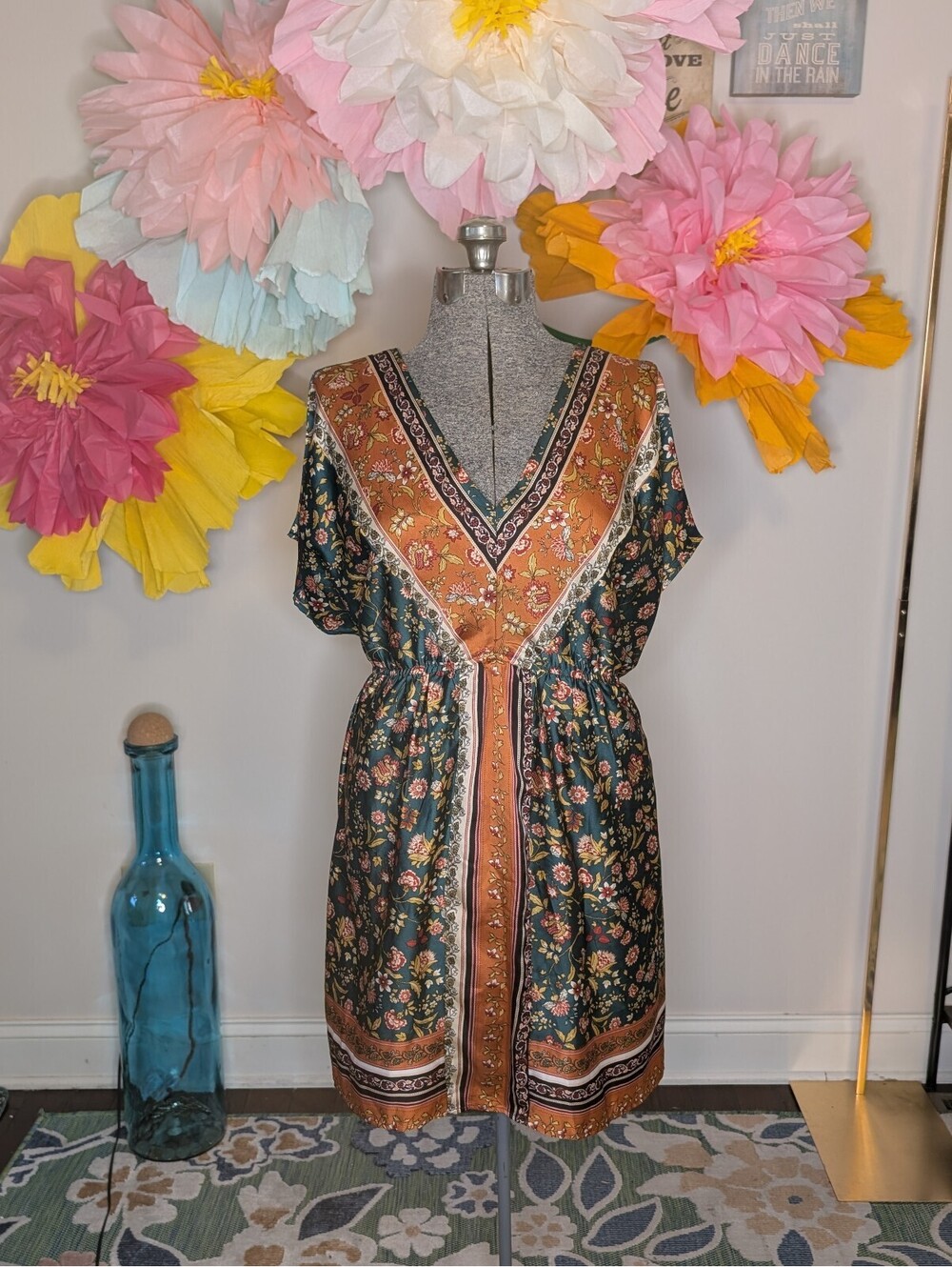 2072 - Hayden Los Angeles 2XL Floral Print V-Neck Dress with Elastic Waist